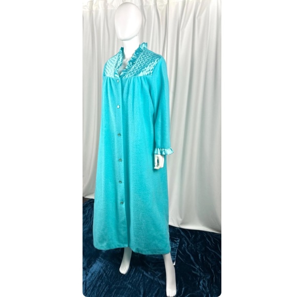 Vintage 60’s 70’s Long Fuzzy House Coat in Teal Blue Green • Satin Quilted - M/L - Picture 7 of 10